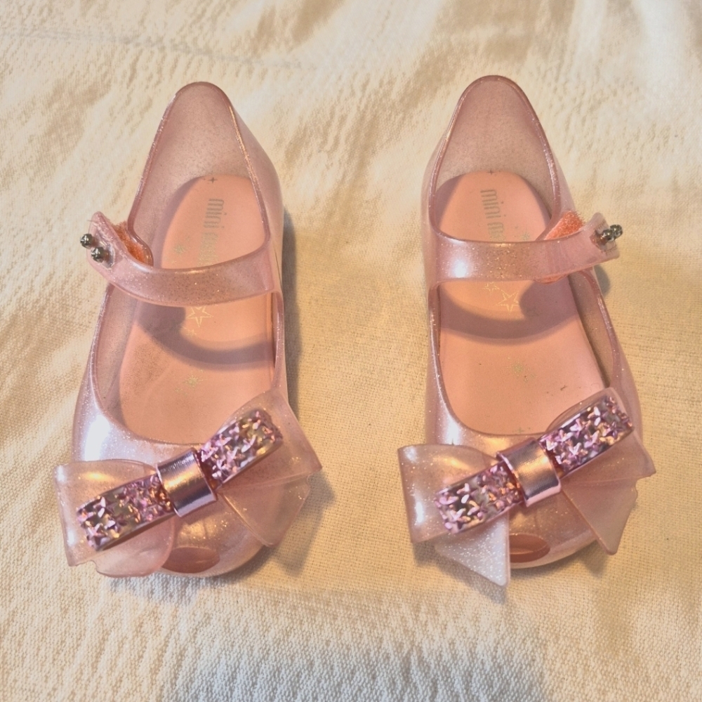 Mini Melissa girls size 7 toddler, 2 bow front hook n loop side closure, EUC
